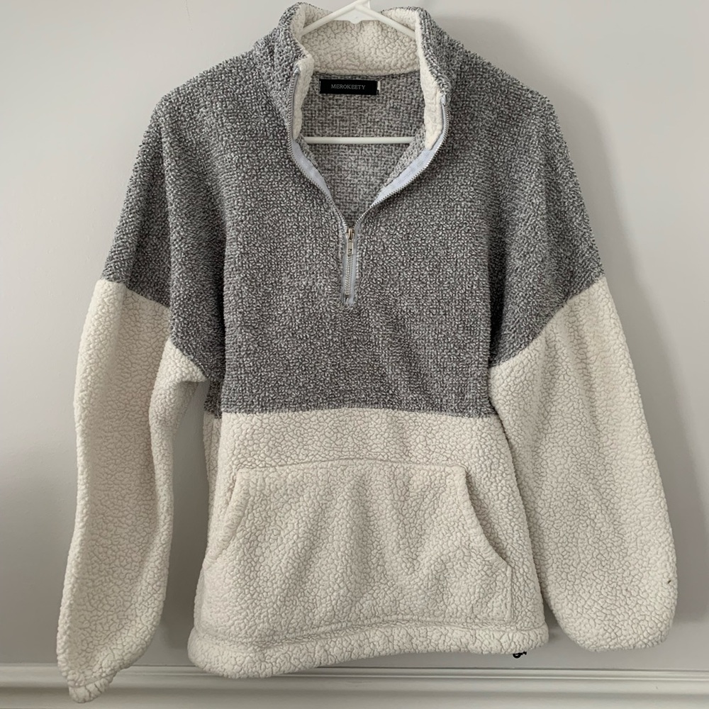 Sherpa Pullover; like new and euc! Small